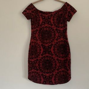 Bailey Blue Dress Size L Excellent Condition Deep Red W/Black Crushed Ve…